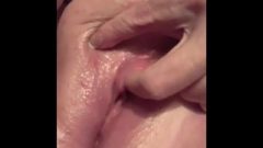 Skarlet Moon Rubbing Oily Clitoris With French Nails